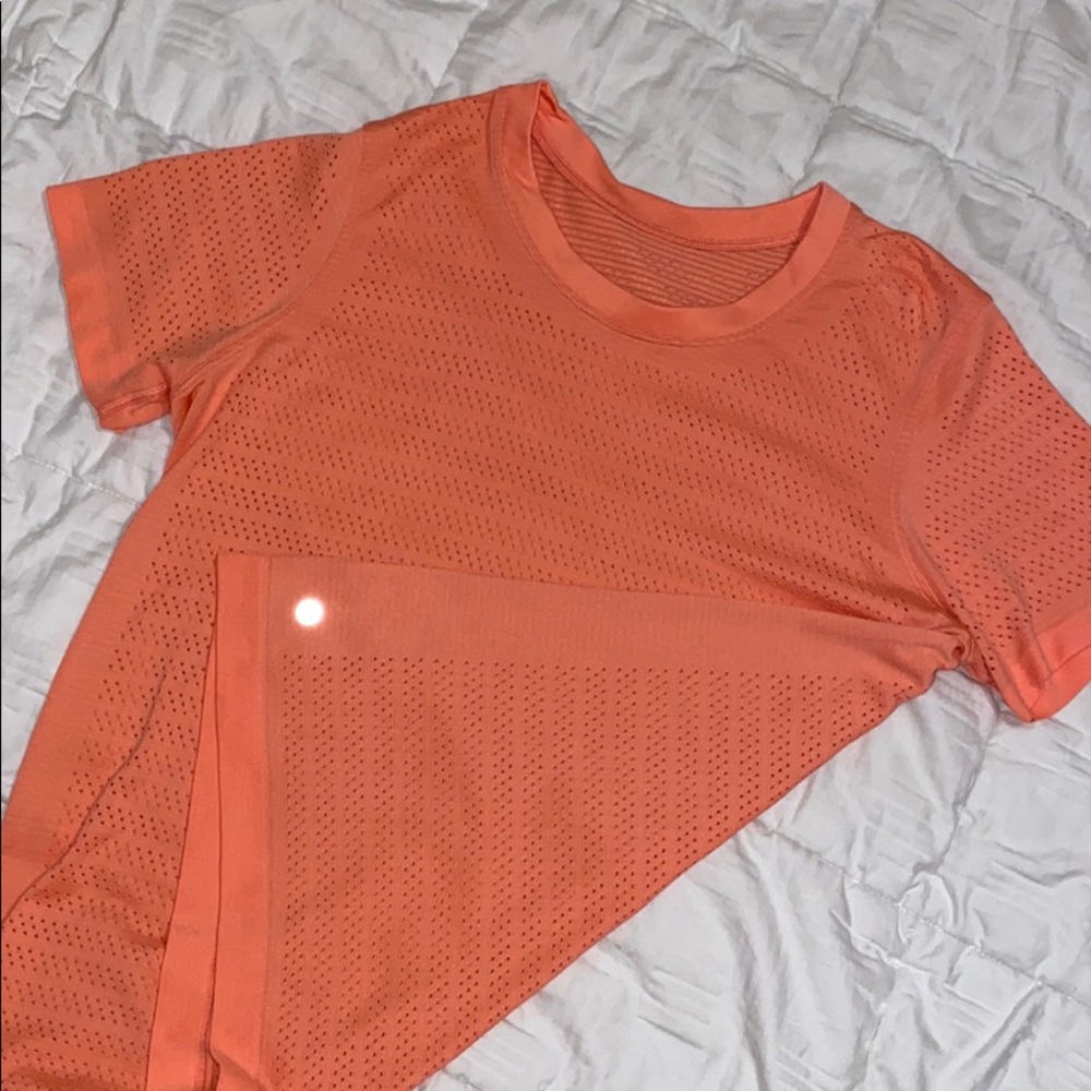 LULULEMON light orange workout shirt size: large